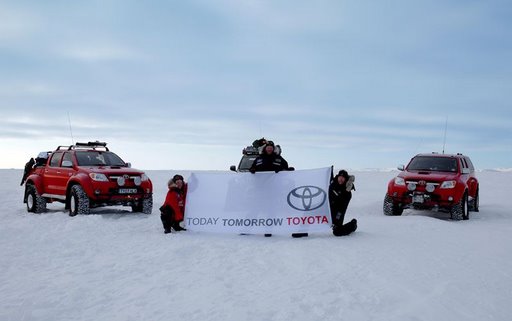 Toyota Hilux Vigo is the first 4x4 to make it all the way to North Pole