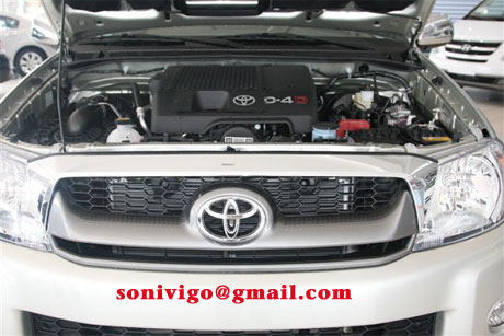 engine of LHD Toyota Hilux Vigo 2009